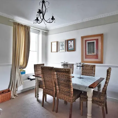 A Cosy Three Bedroomed Cottage In Leafy Embleton Cockermouth
